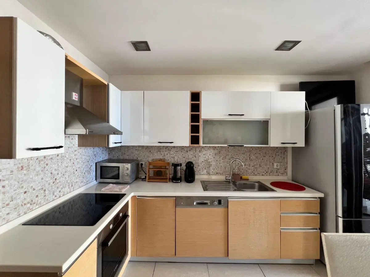 Fitted kitchen